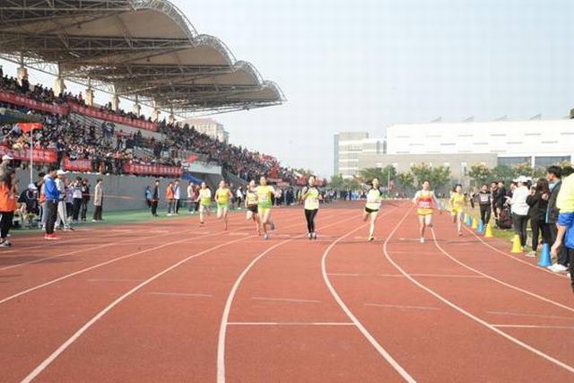 http://www.htc.edu.cn/__local/9/DC/02/8D4A02BDCE75E10248114570739_55AAAE75_1A545.jpg